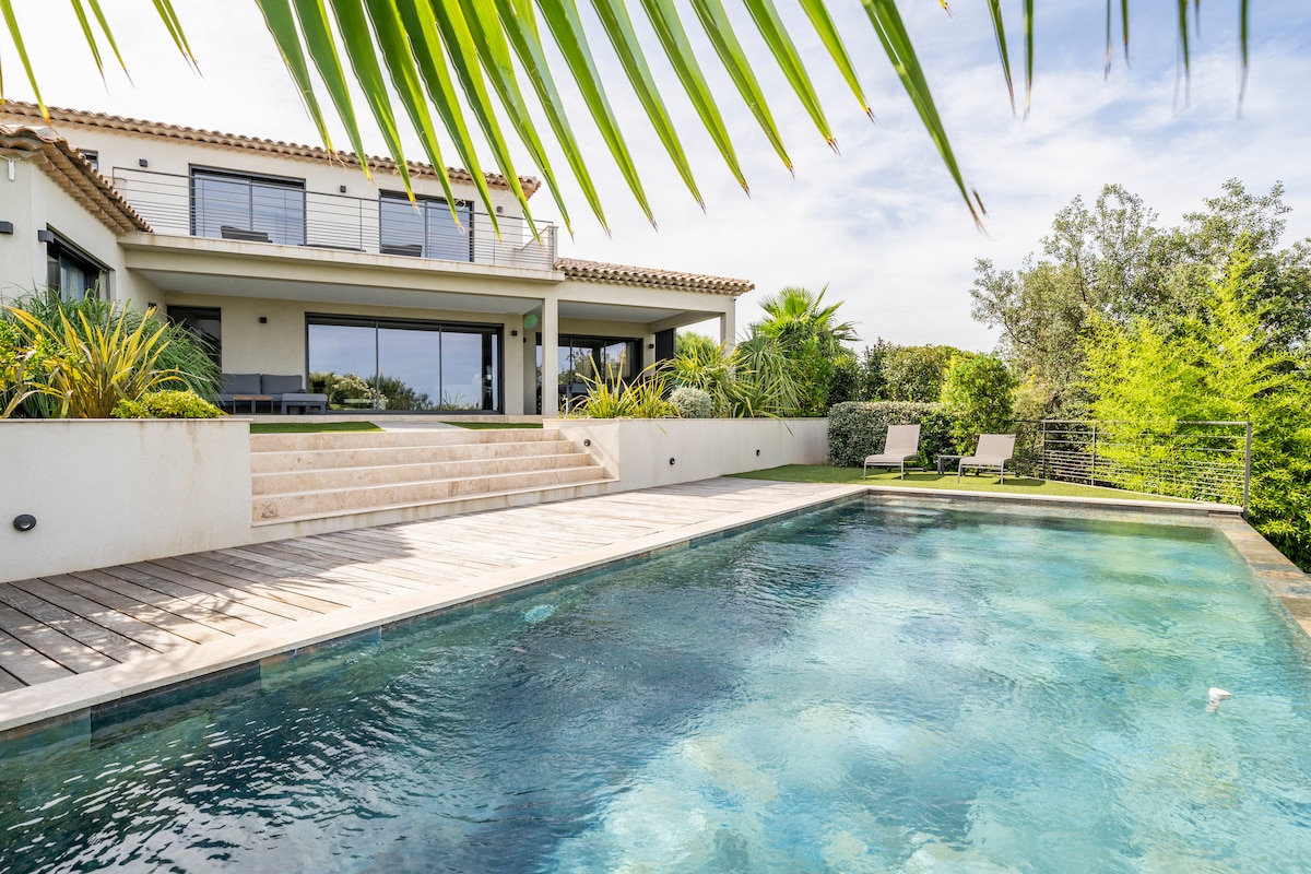 Chalet Iris — view 4