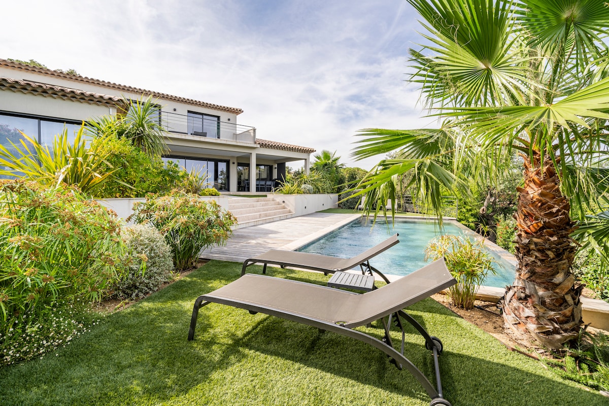 Chalet Iris — view 3