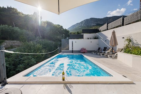 Mediterranea private pool apartment with terrace