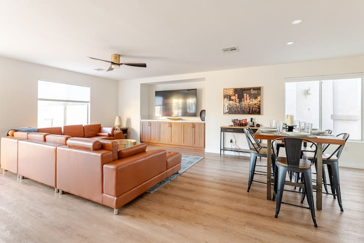 Luxury Stay Near Strip & Red Rock