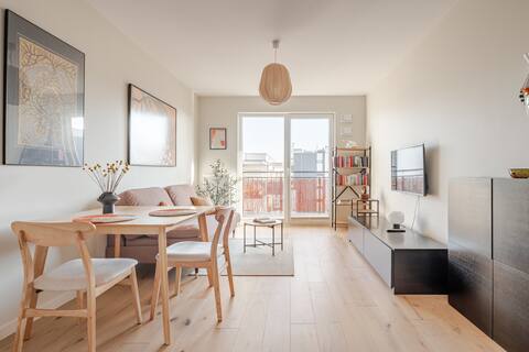 Top performing Airbnb: Cosy home with a comfy work space in Praga Południe