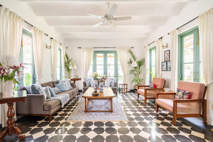 Living room image 1