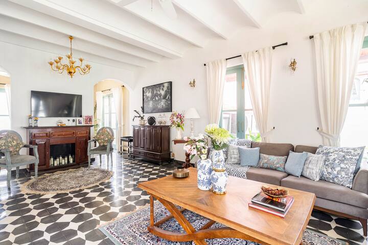 Living room image 2