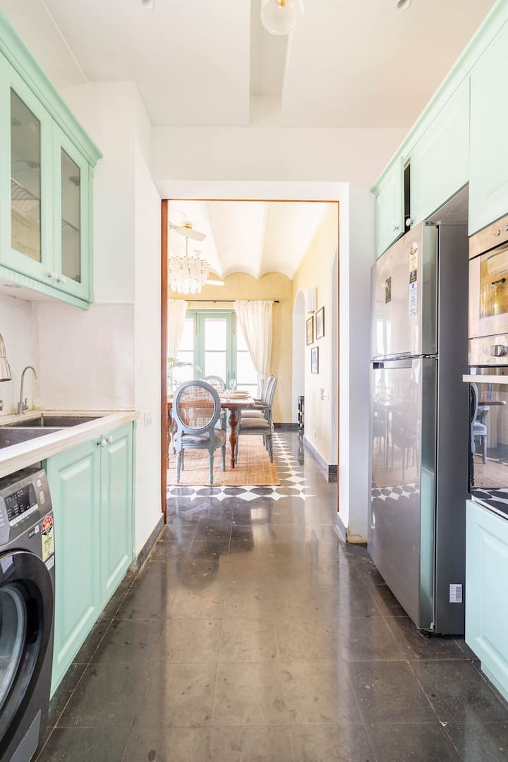 Full kitchen image 2