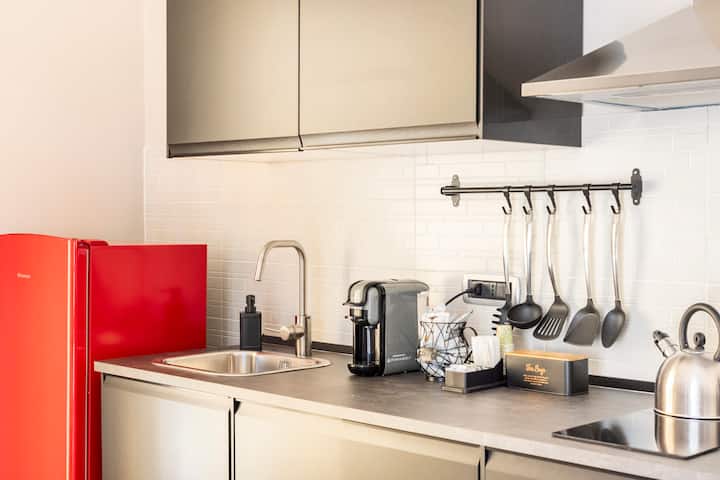 Authentic 55sqm Flat Near Metro & Station - Naples