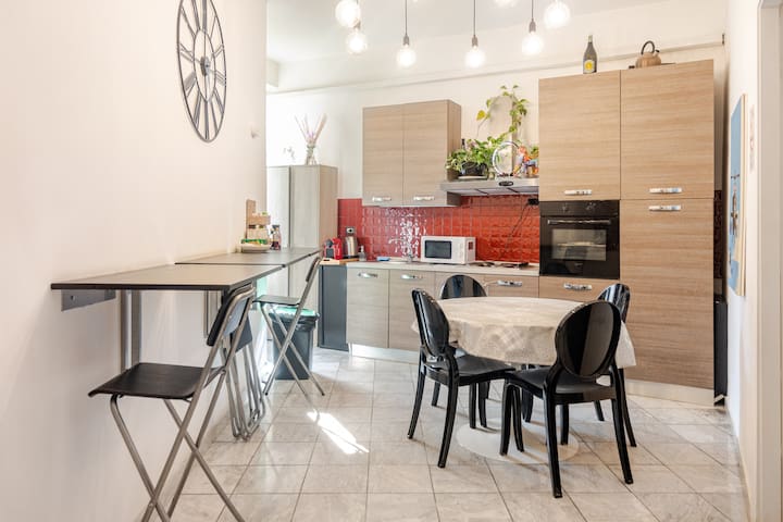 Luxury Apartment 6BR close to Colosseo gallery image 3