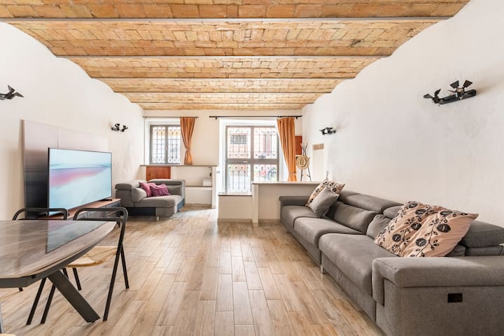 Elegant and spacious Loft in Trastevere quiet road