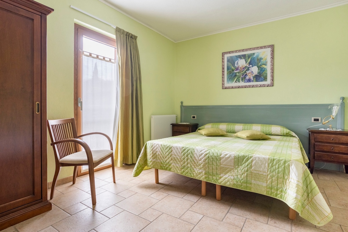 Hostaria Pettirosso-Stanza verde - Bed and breakfasts for Rent in Dolegna  del Collio, Friuli-Venezia Giulia, Italy - Airbnb