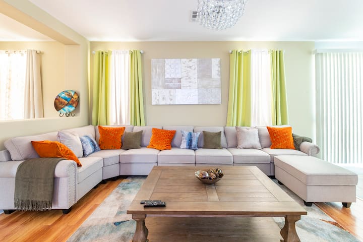 3 BR home close to Allegiant stadium and LV Strip