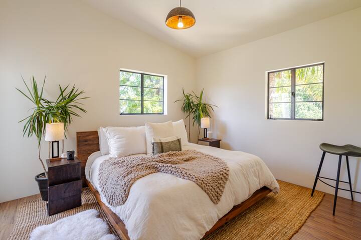 Retreat in Topanga gallery image 3