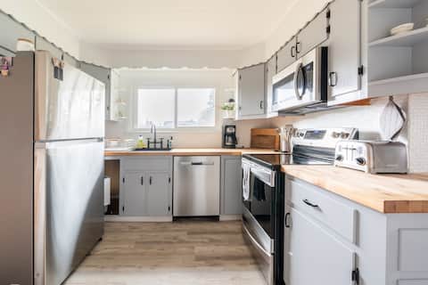 Cozy Bungalow in SE Pittsfield