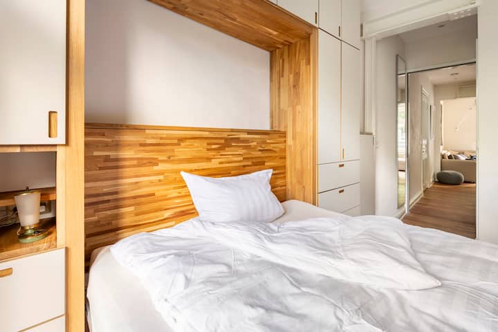 двойно легло за двама (160x200 см / 63”Ш x 80”л)