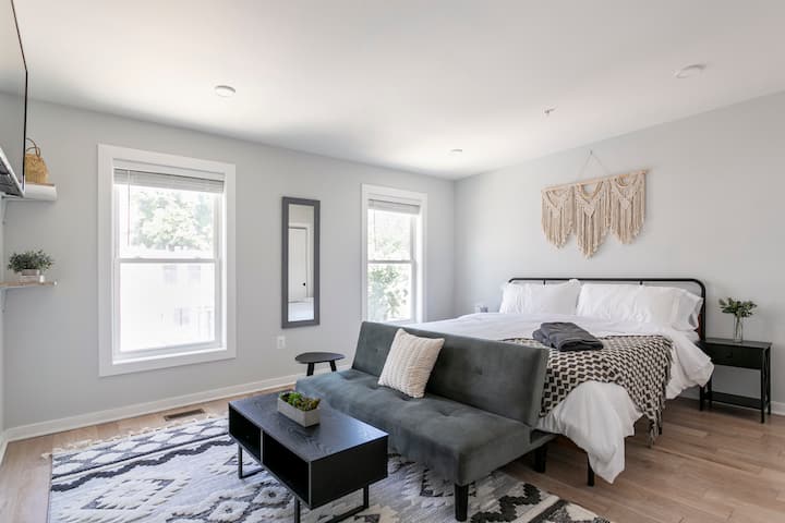 Bedroom 2: King bed with futon and full en suite bathroom