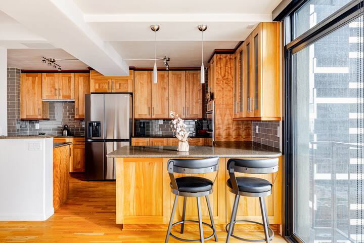 Luxury Apt with Stunning Views in Heart of Denver gallery image 4