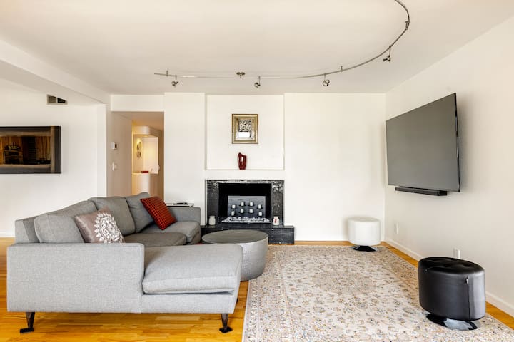 Luxury Apt with Stunning Views in Heart of Denver