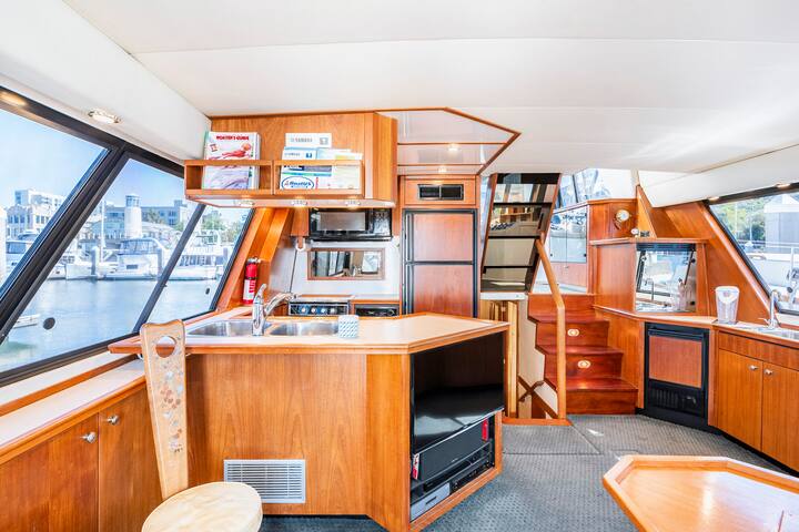 Romance on the water gallery image 3