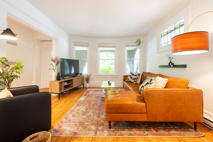 Stunning Heritage Kitsilano home gallery image 2