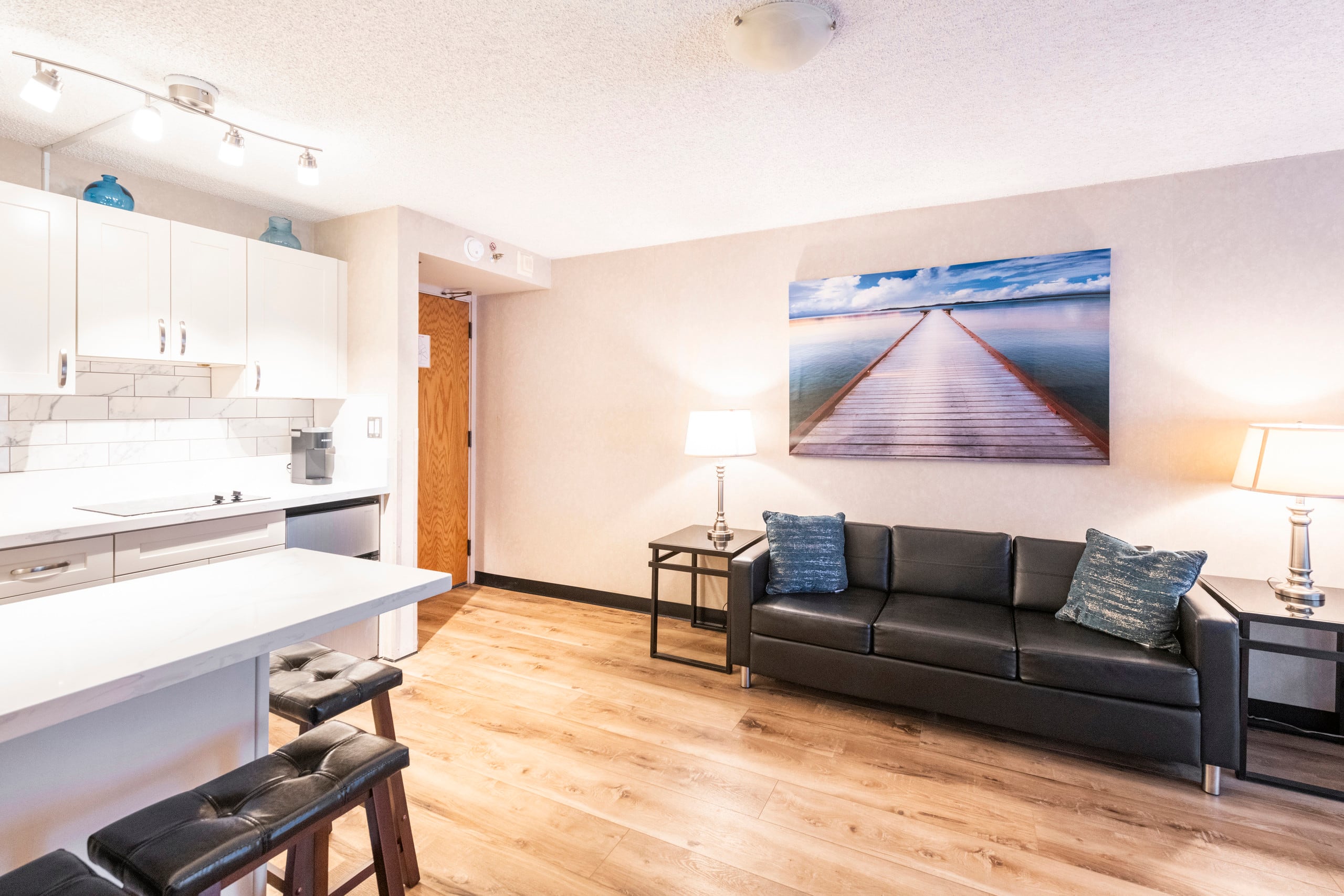 Condo in Honolulu · ★4.9 · 1 bedroom · 2 beds · 1 private bath - Image 6