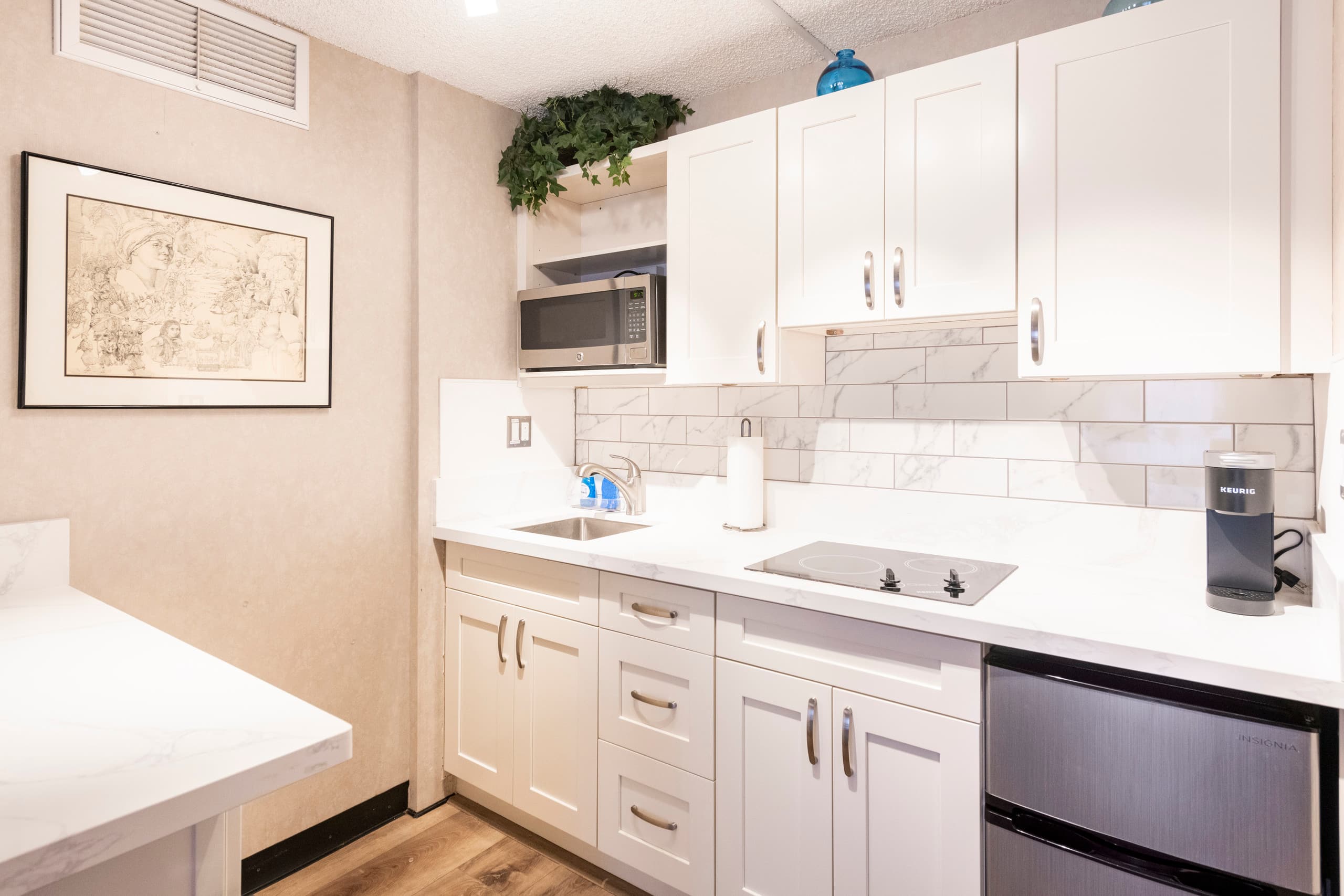 Condo in Honolulu · ★4.9 · 1 bedroom · 2 beds · 1 private bath - Image 7
