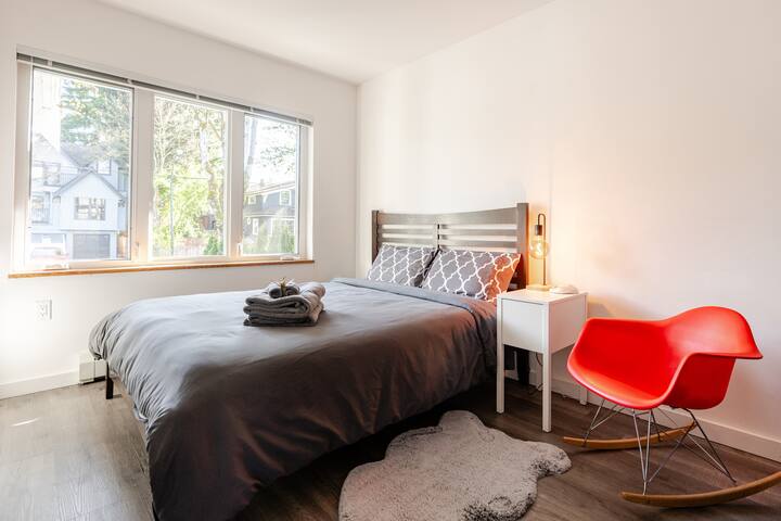 New Home in Kitsilano gallery image 3