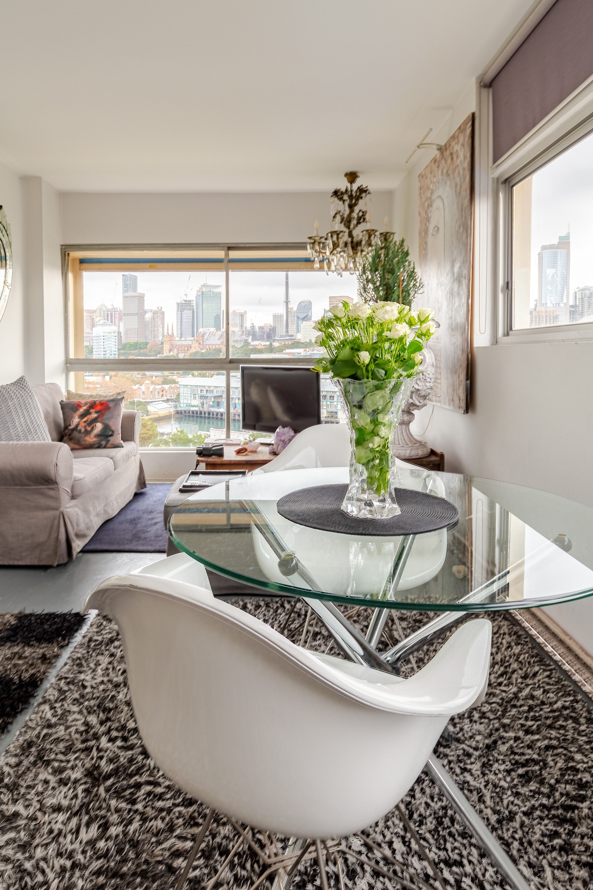 Top performing Airbnb: Prime location 180° Sydney Views in Potts Point