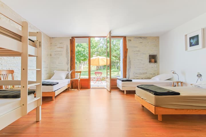 6 ადგილიანი საერთო საცხოვრებელი