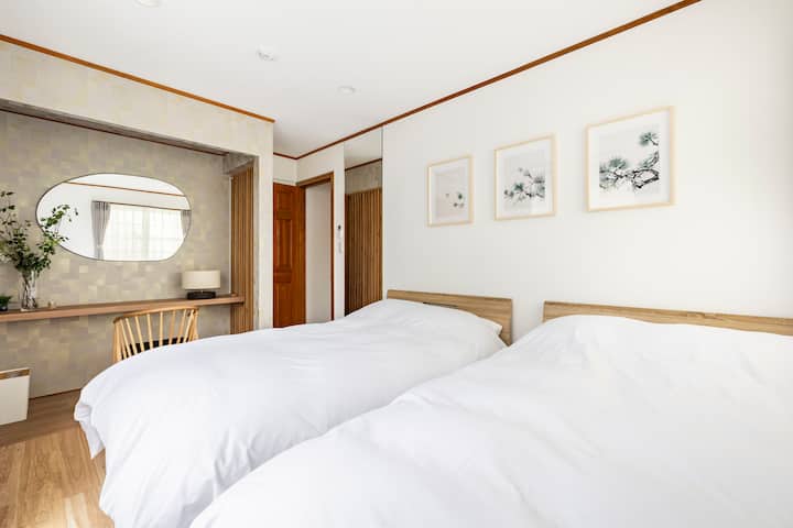 2nd floor bedroom room 1 (2 semi-double beds, width 125cm) service machine