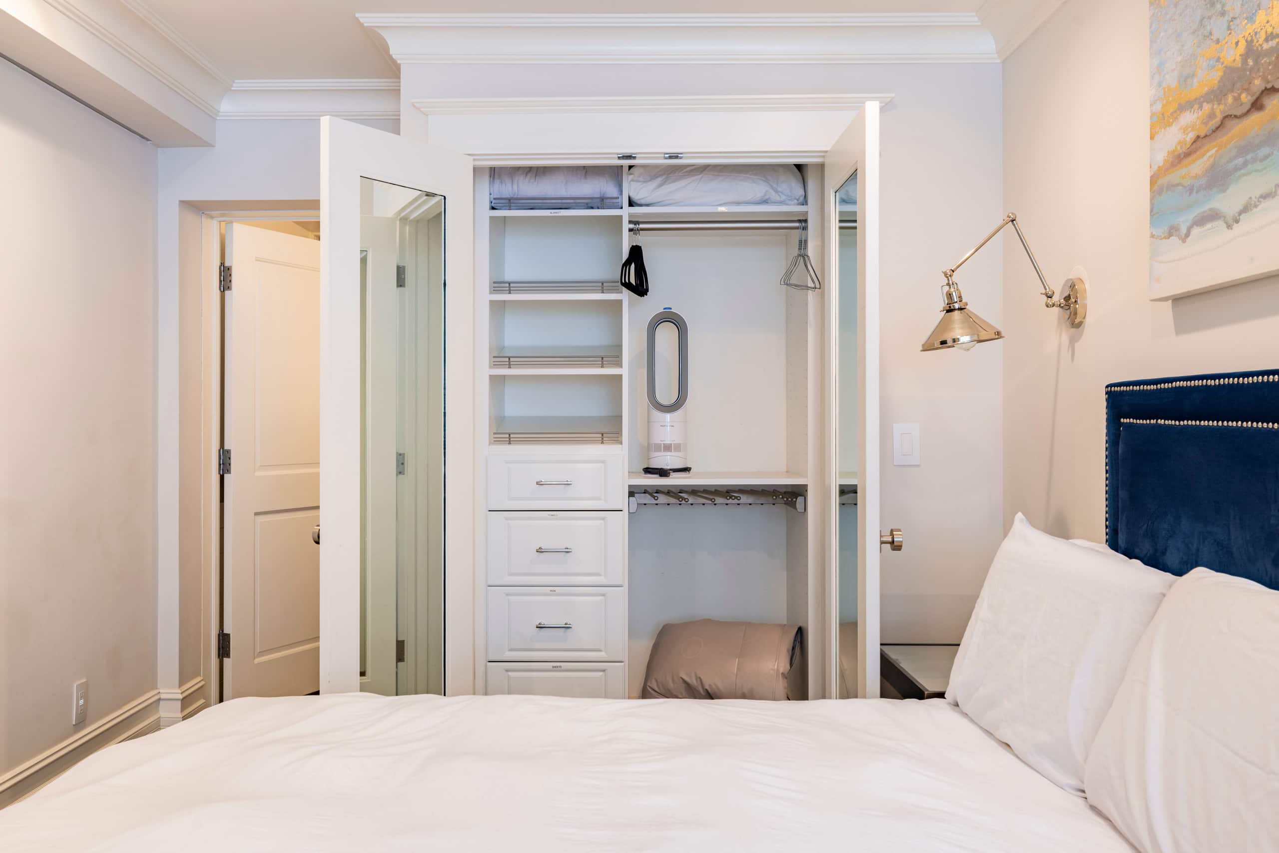 Home in San Francisco · ★5.0 · 3 bedrooms · 3 beds · 1.5 baths - Image 26