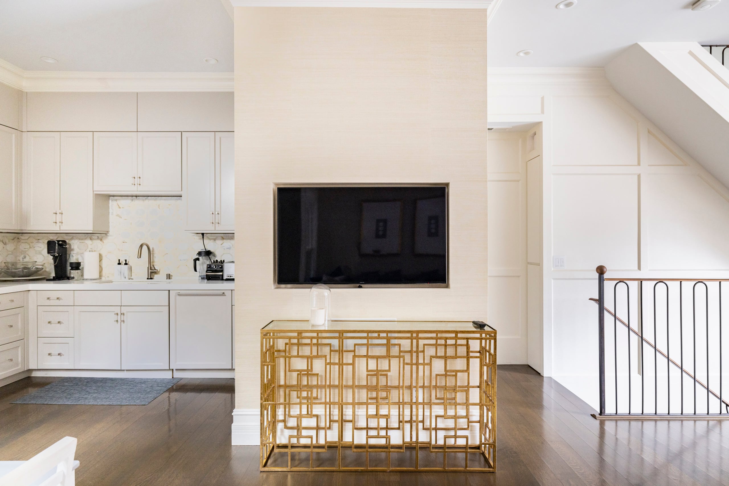 Home in San Francisco · ★5.0 · 3 bedrooms · 3 beds · 1.5 baths - Image 4