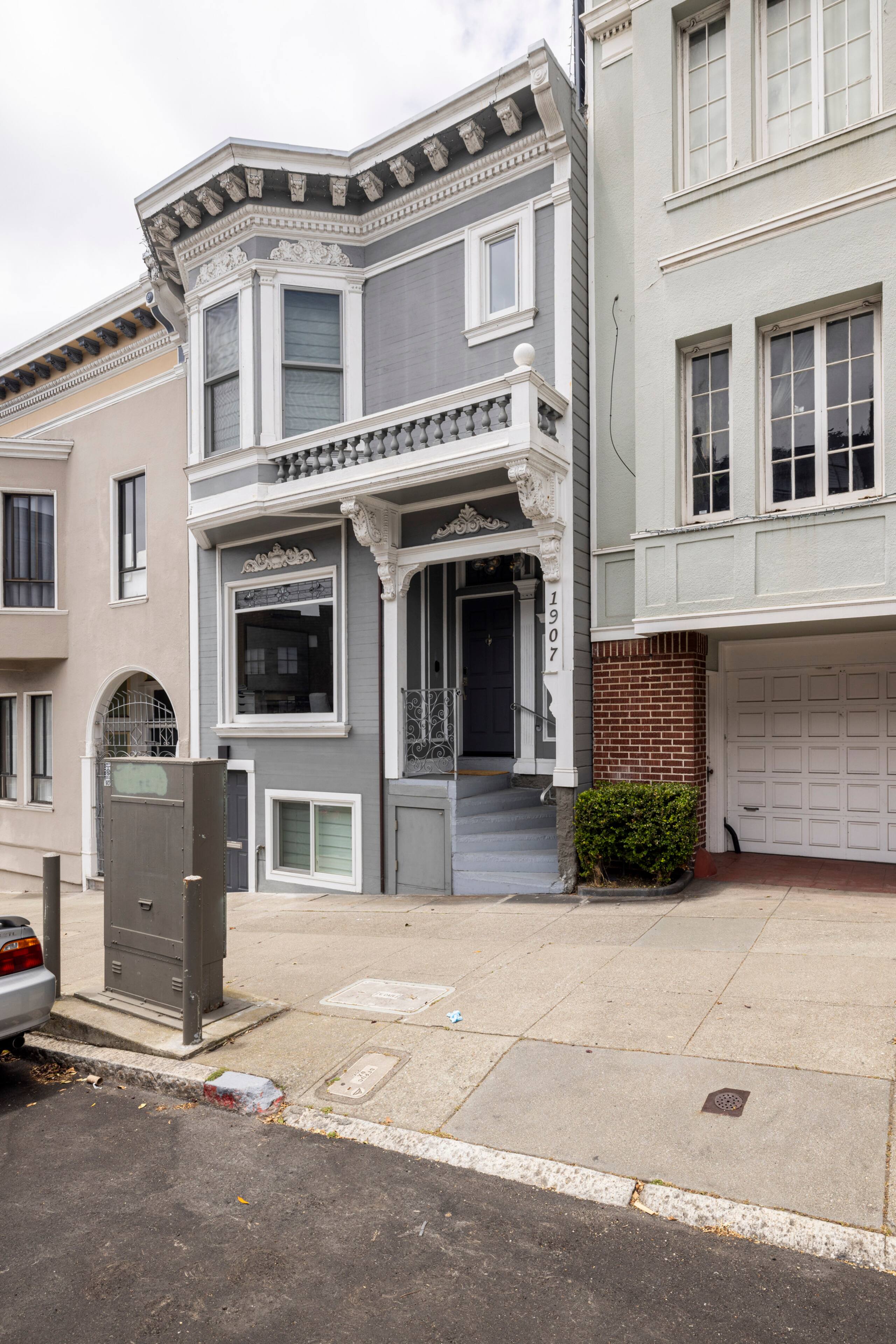 Home in San Francisco · ★5.0 · 3 bedrooms · 3 beds · 1.5 baths - Image 44