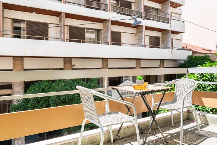 Amazing Huge Bright full 3BDR apt in Acropolis ! gallery image 5