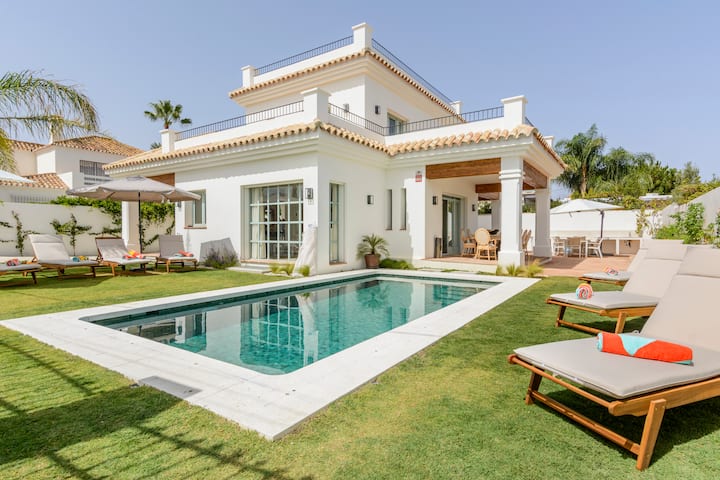Villa Añil Del Mar En Oferta - Marbella