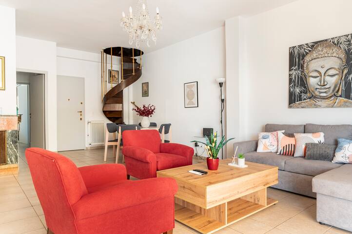 3BDR Penthouse -w/huge Balcony & hot tub-Jacuzzi gallery image 3