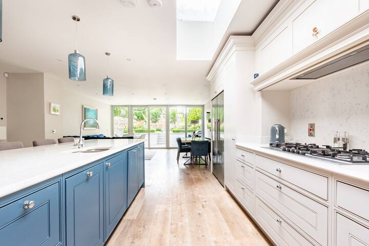 Luxury Georgian Home gallery image 5