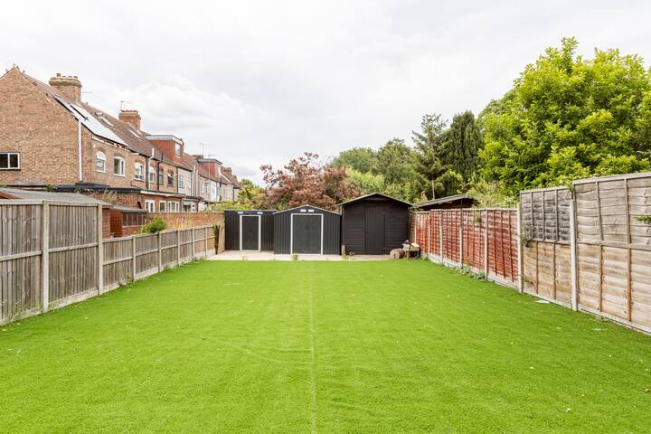 Luxury 5 bedroom Spacious House In Essex gallery image 3