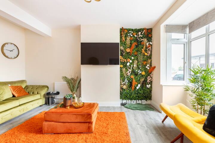 Luxury 5 bedroom Spacious House In Essex gallery image 2