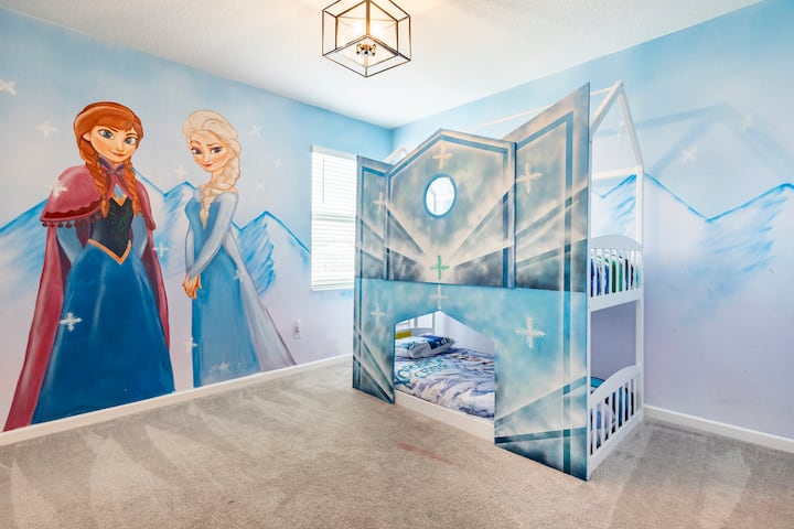 חדר שינה לילדים 5: נעים ומזמין, עם מיטות נעימות ועיצוב שובב שיוצר מרחב מהנה ונוח לילדים ליהנות ולהירגע.