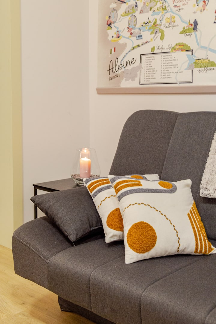 Cuckoo's Alpine Nest Apt. 4 - Lesce