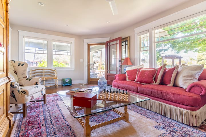 Gorgeous Eclectic House |South Park| Steps to all!