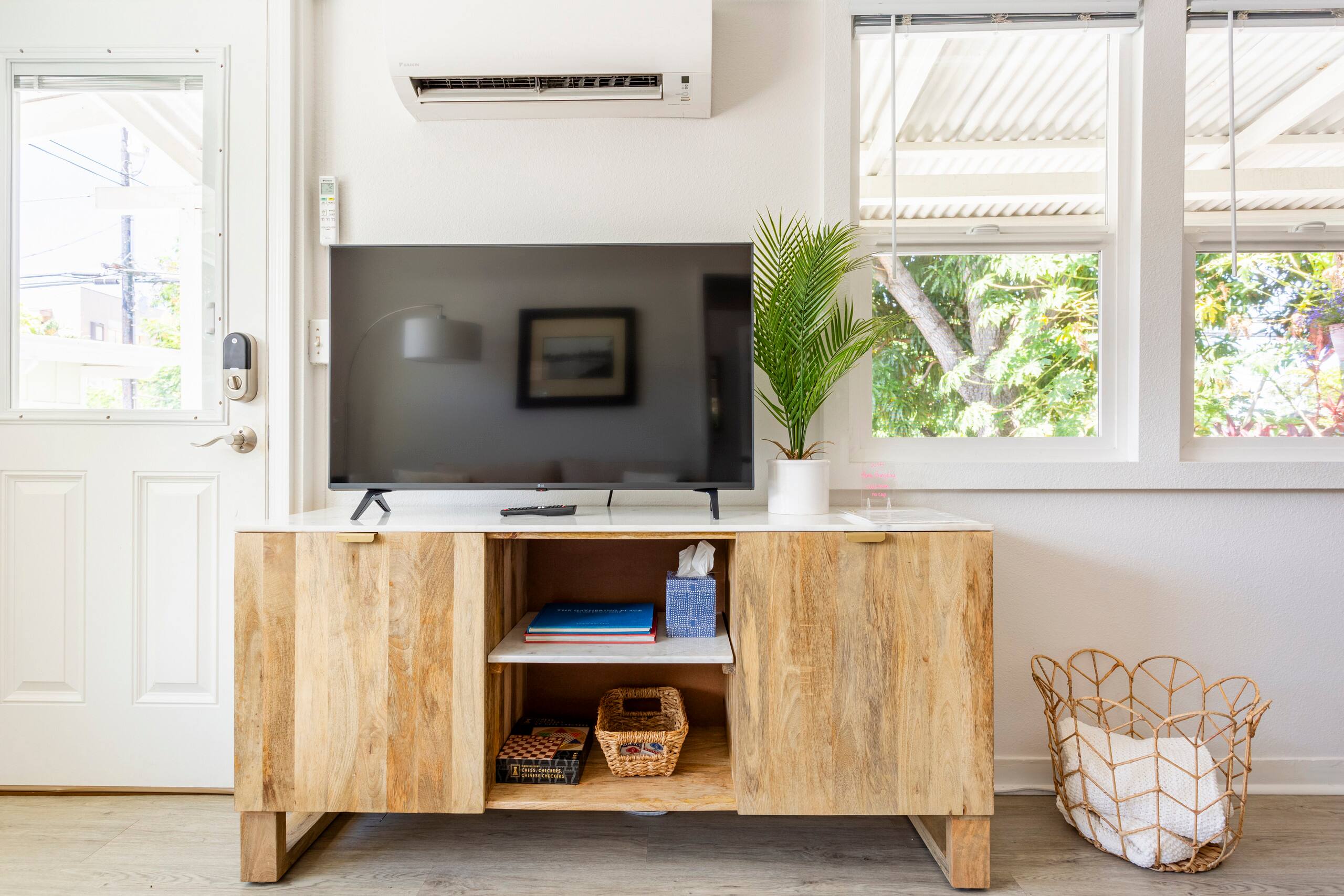 Bungalow A • Cozy 1‑Bed • Cold A/C Across Beach - Image 5