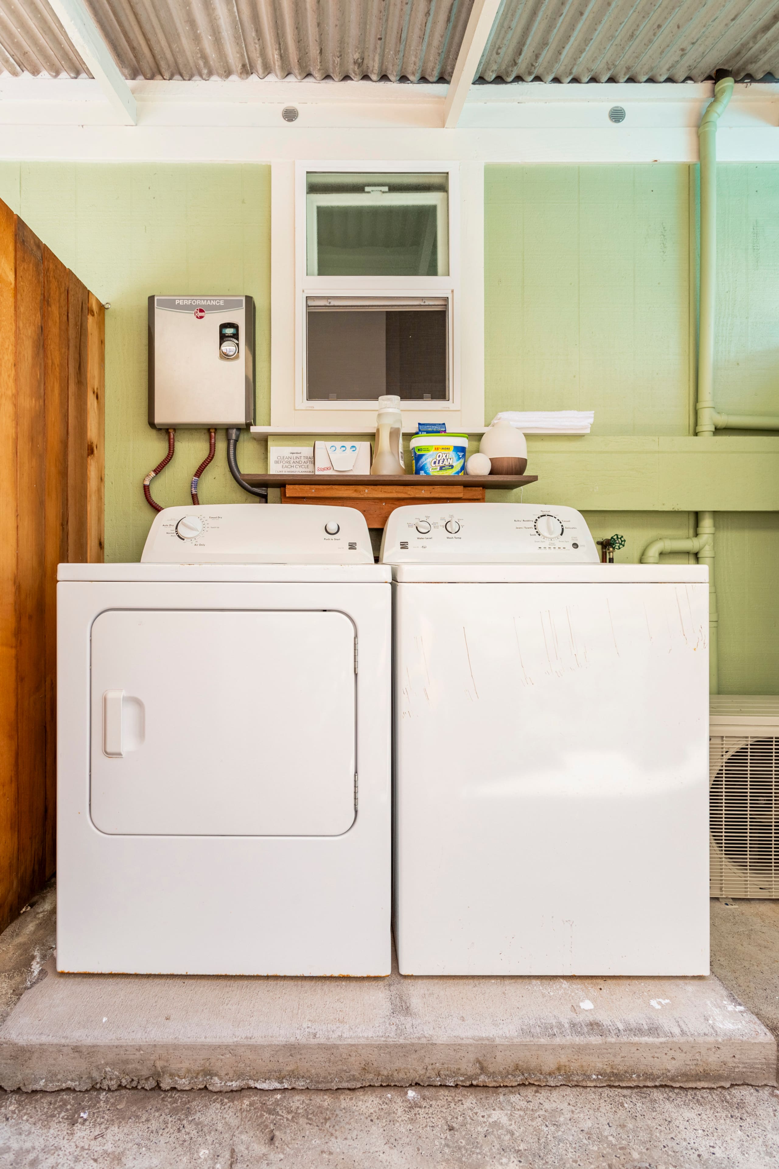 Bungalow A • Cozy 1‑Bed • Cold A/C Across Beach - Image 17