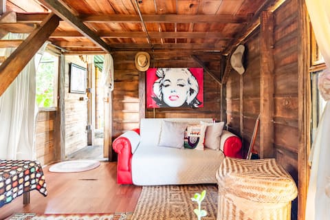 Top Airbnb: Glamping Type: Cabin with Jacuzzi near Salento in Salento