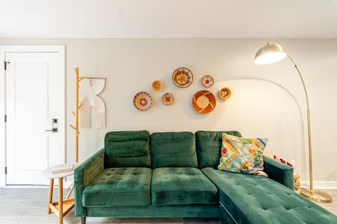 Top Airbnb: Private Nashville Suite • Parking + Near Downtown in West Nashville