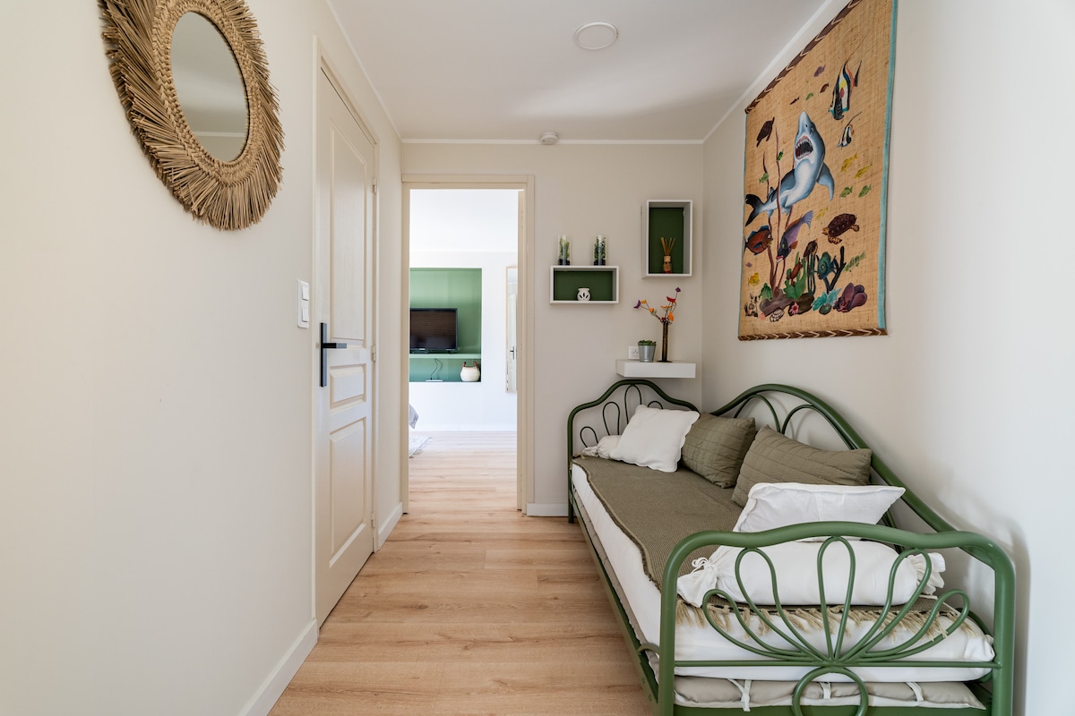 Erfolgreiche Airbnb-Immobilie: Beautiful apartment with a terrace. in La Ciotat