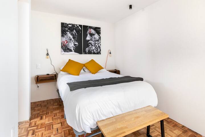 Hip 2BR/2BA with AC in trendy Colonia Juarez gallery image 5