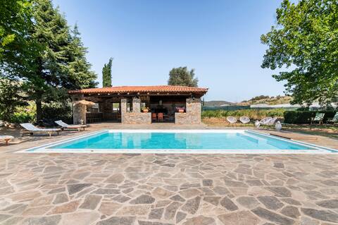 Estate Villa OINOI for Luxury Vacation and Events