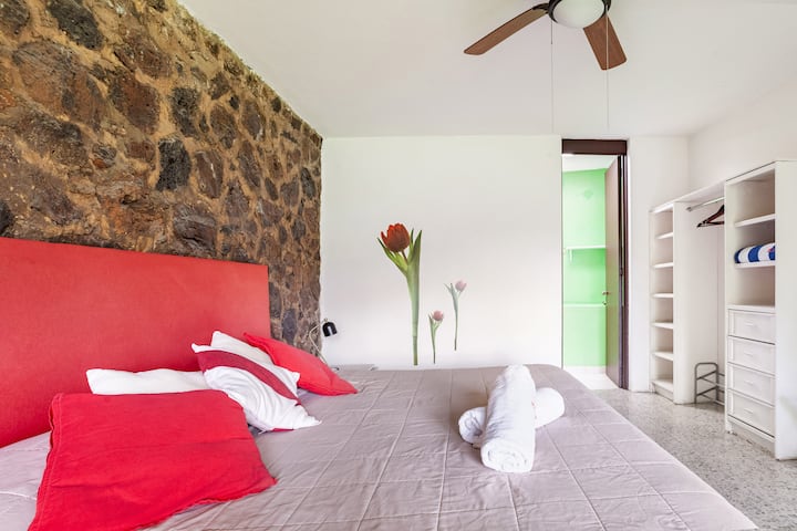 Брачен кревет (широк 150-179 см) со брачен кревет (широк 180-179