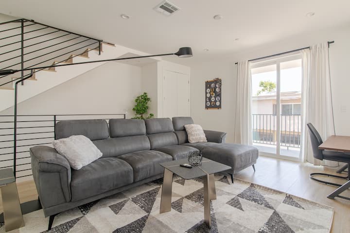 PLANI I DYSHEMESË -- Shfaq turneun virtual 3D të pronës Këtu: https://tinyurl.com/y6hx8a9e