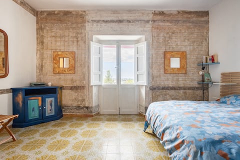 Ideal for the sea and Via Francigena