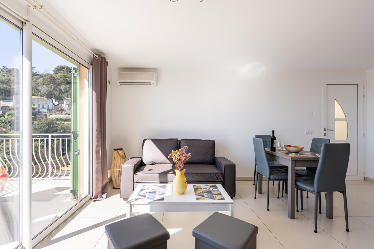 Top performing Airbnb: Beautiful 2 rooms with balcony (sea view) - Air conditioning in Villefranche Sur Mer